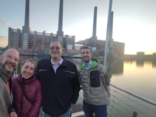 Nach der Arbeit, Feierabendrunde mit Arbeitskolleg:innen in Wolfsburg